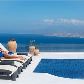 6 bedroom luxury villa with pool near Agia Pelagia, sleeps 12